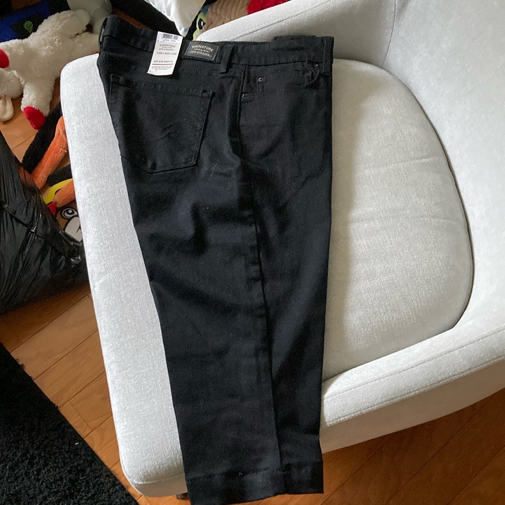 Brand new with tags, Levi cropped jeans